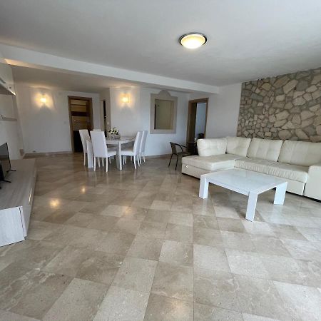 Villa Cube Premantura Bagian luar foto