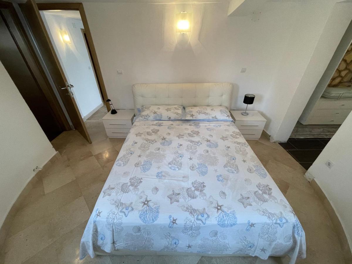 Villa Cube Premantura Bagian luar foto
