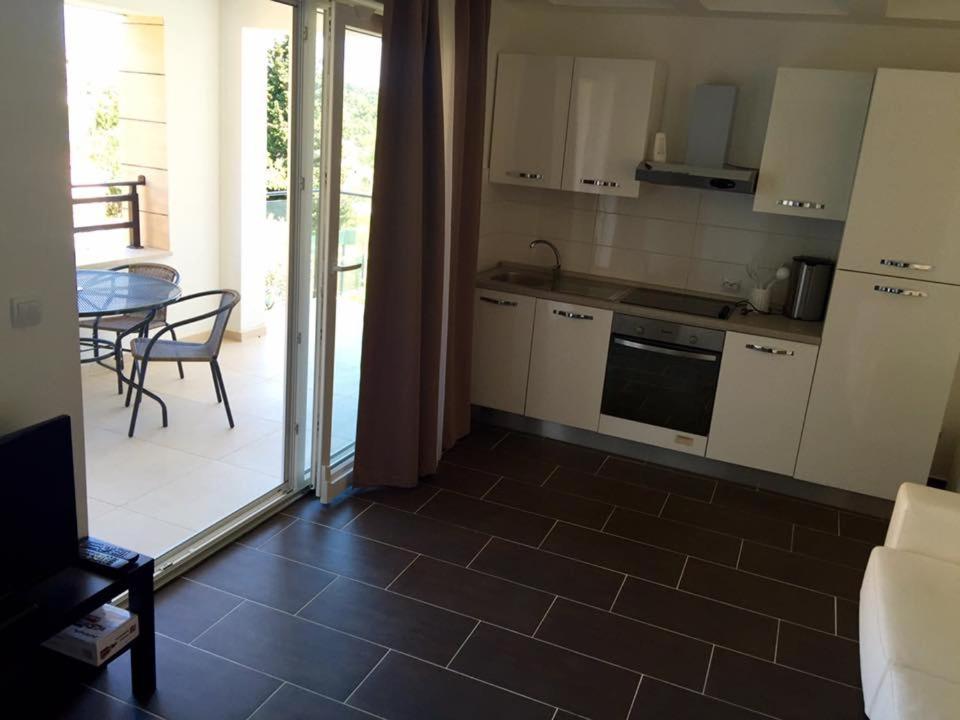 Villa Cube Premantura Bagian luar foto