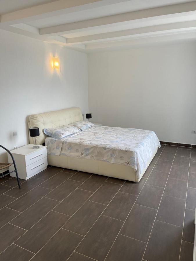 Villa Cube Premantura Bagian luar foto
