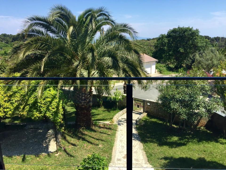 Villa Cube Premantura Bagian luar foto
